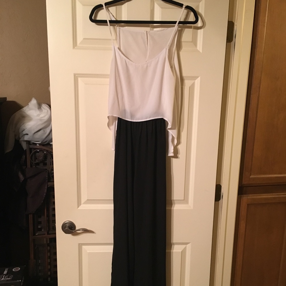 Black and white backless jumper